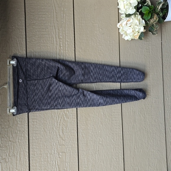 American Eagle Hi-Rise gray sport leggings XS - Picture 6 of 9